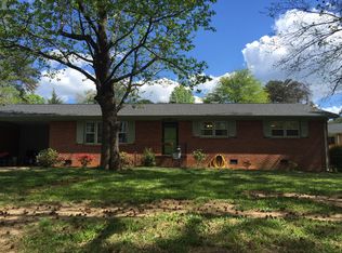 4 Maple Cir, Greenville, SC 29607