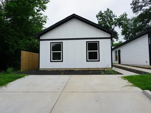 11553 Persimmon St, Willis, TX 77318