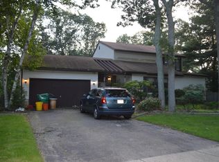 5 Buckingham Dr, Jackson, NJ