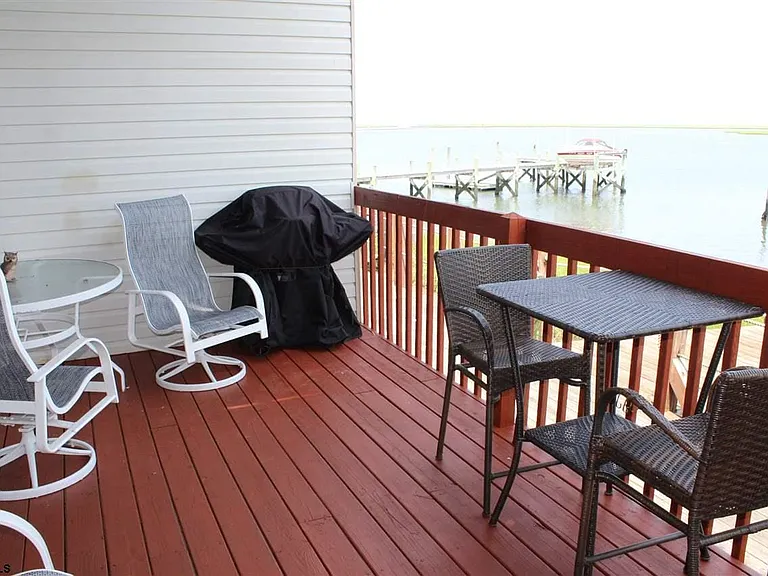 1101 E Shore Dr #C — Photo 8
