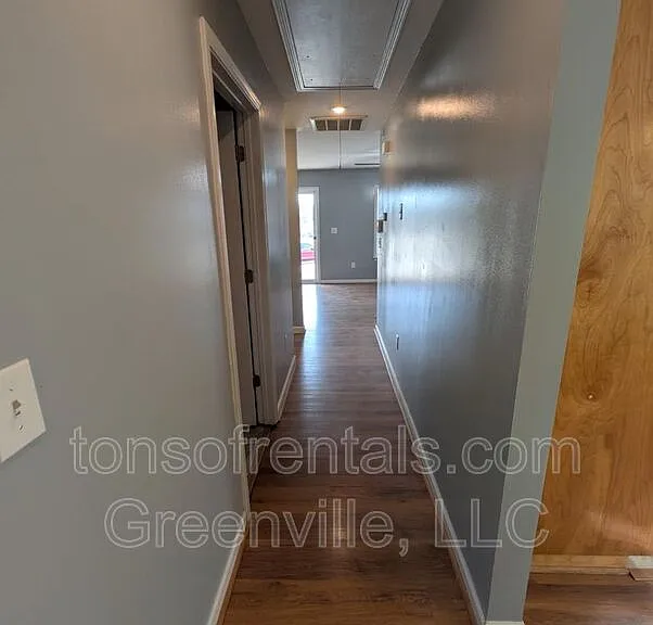 305 Scott St — Photo 21