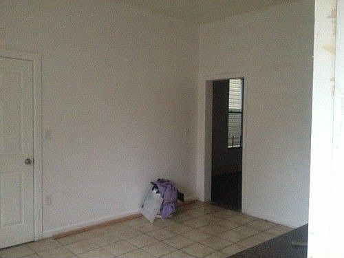 3rd image of 192 Littleton Ave Fl 1