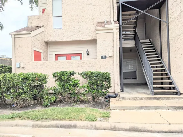 10855 Meadowglen Ln APT 702, Houston, TX 77042