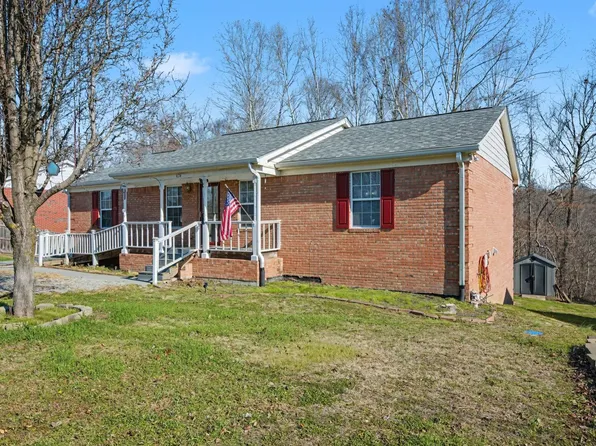 424 Eisenhower Dr, Ashland City, TN 37015