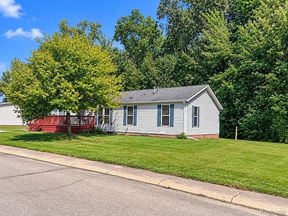 2nd image of 30007 Meadow Ln