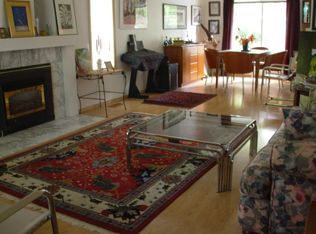 104 Kingsgate Rd, Lake Oswego, OR 97035