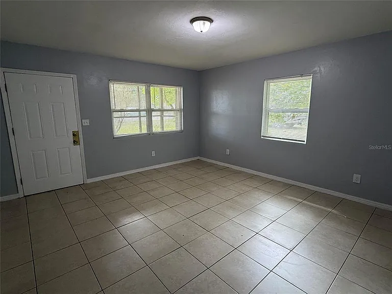 1480 Kathleen Rd — Photo 2
