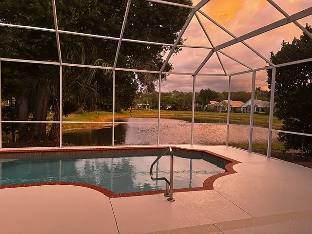 7105 Victoria Cir — Photo 35