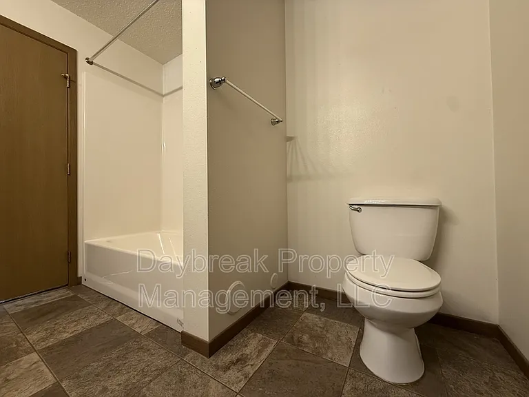 317 16th St S #5 — Photo 12