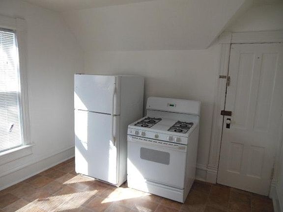 2nd image of 1309 4th Ave #2