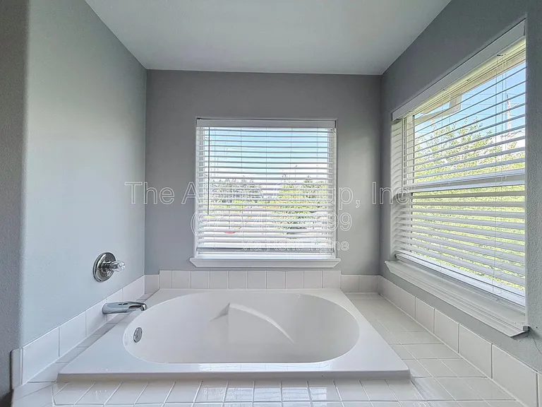 5847 SW Coventry Pl — Photo 17