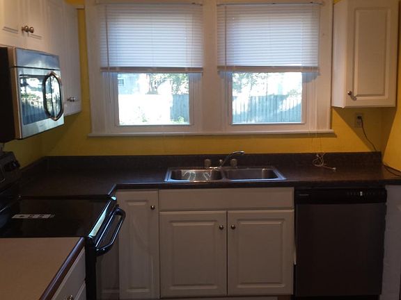 2nd image of 3539 Winthrop Ave