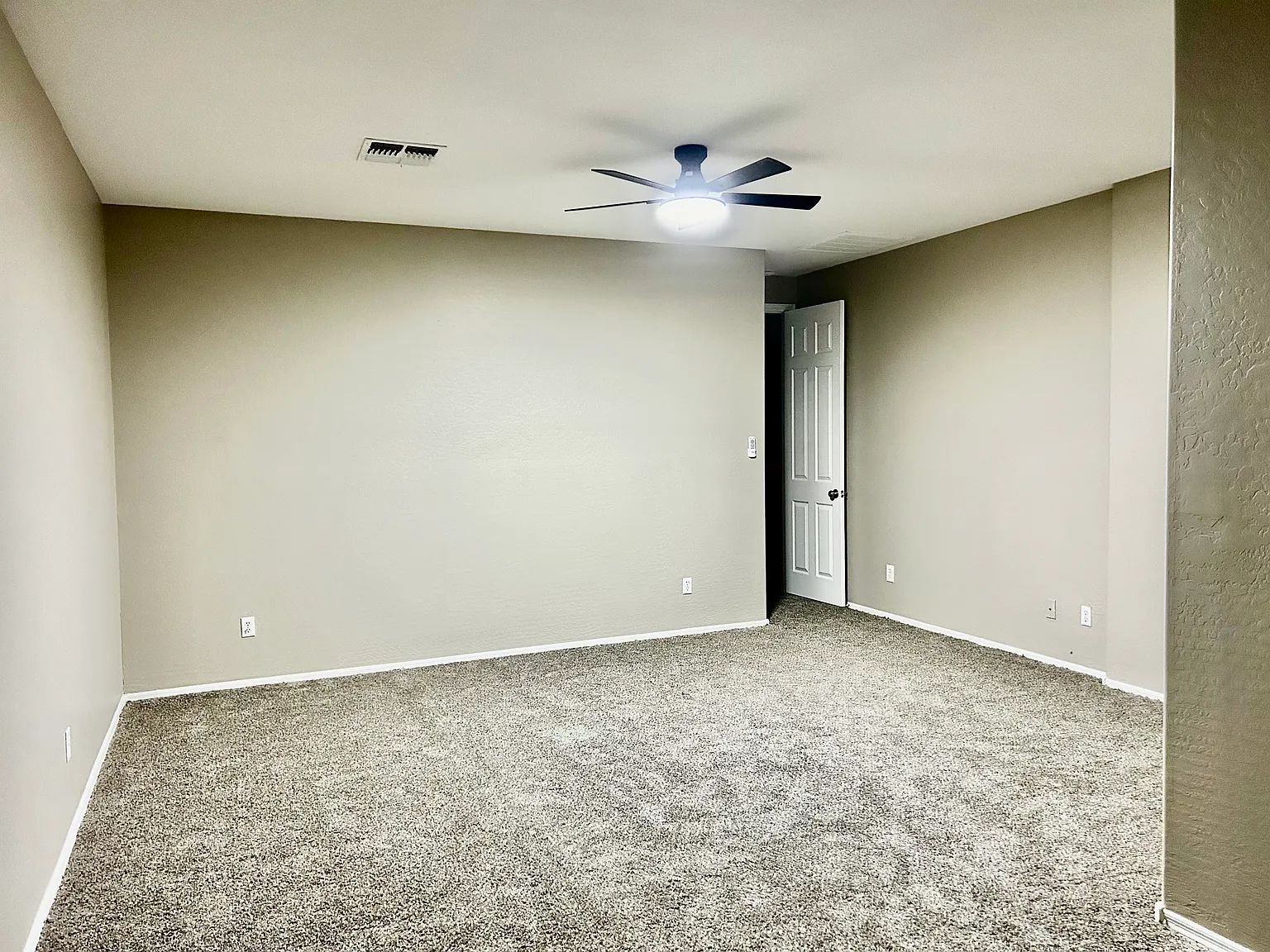 10715 E Knowles Ave — Photo 4