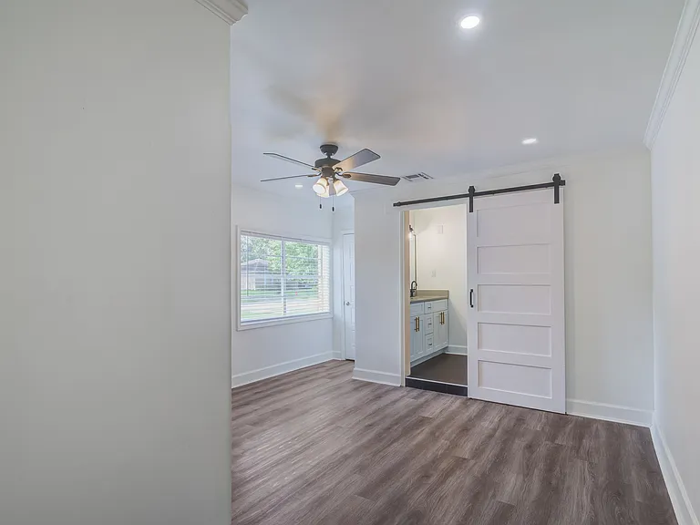 1521 Pearl St — Photo 13