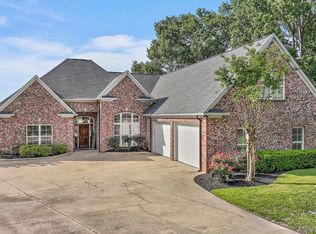 101 Audubon Point Dr, Brandon, MS 39047