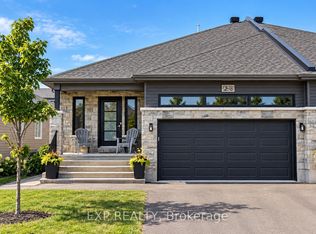 738 Azure St #B, Russell, ON K4R 0E6