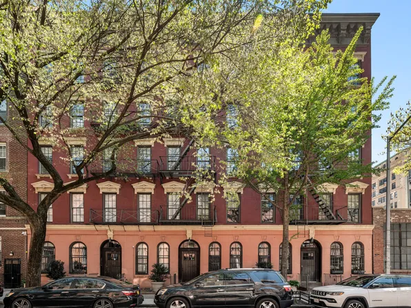 354 West 12th Street 5B image 6 of 6