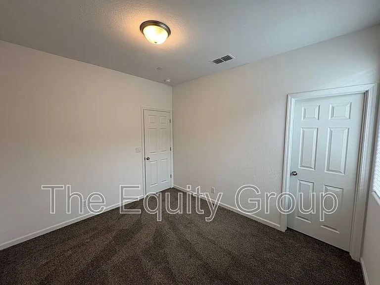 1336 W Porter Ct — Photo 11