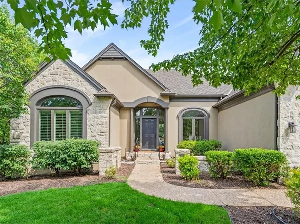 11521 Juniper St, Leawood, KS 66211