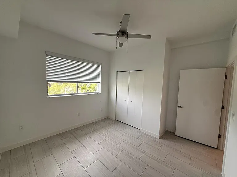 Superior Manor II — Photo 5