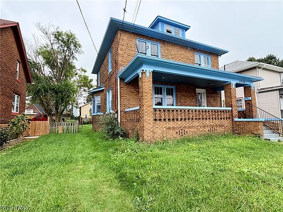 3rd image of 2909 Denver Ave