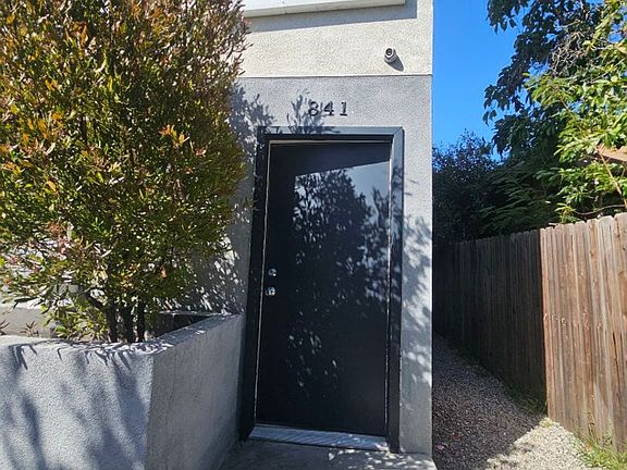 5th image of 839 E 32nd St #32-841