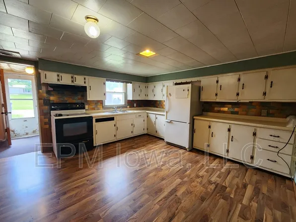 816 5th Ave NE, Independence, IA 50644