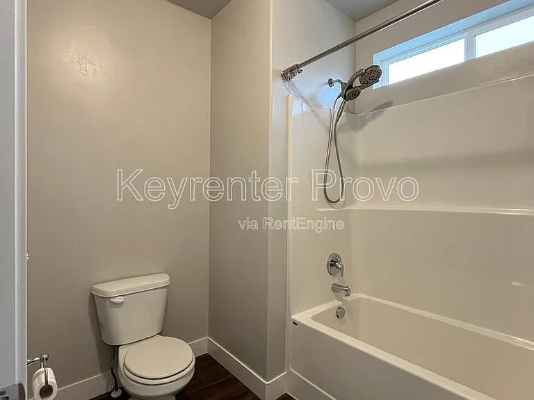 586 N 360 W — Photo 9