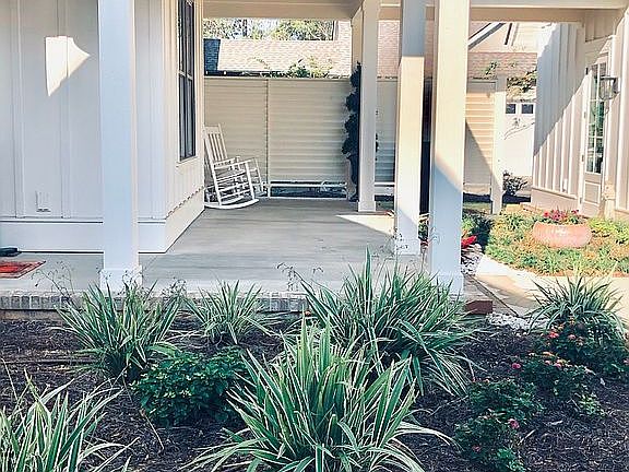 Covered front Porch
