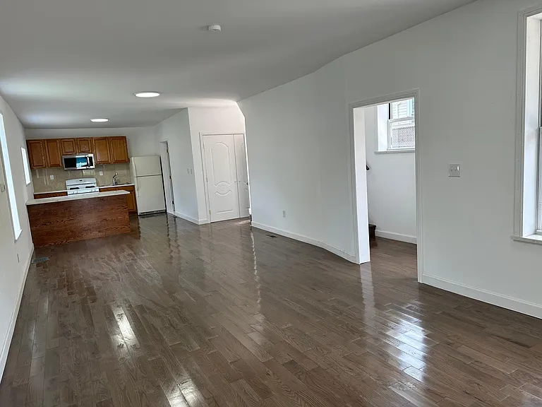 507 Jackson St — Photo 10