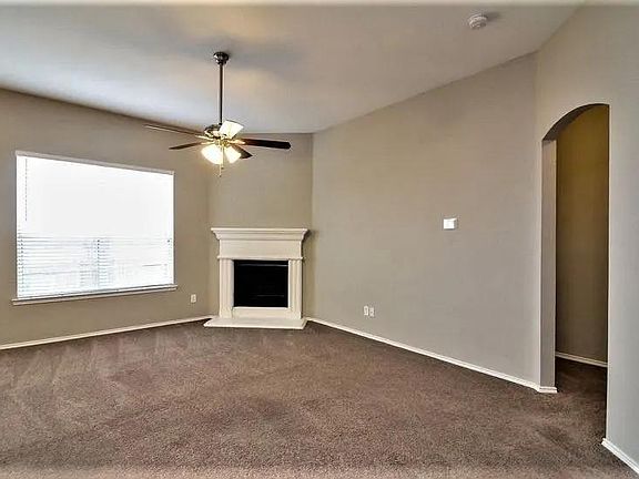 5th image of 6589 Manitoba St