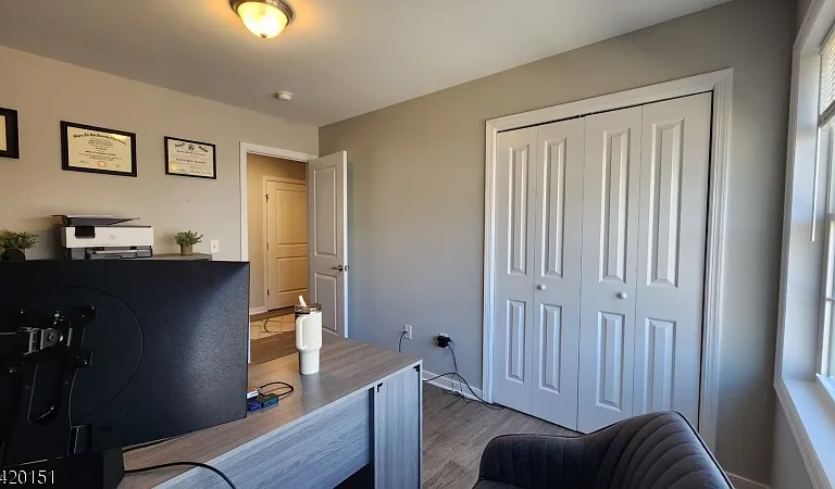 4 Joseph Dr — Photo 27