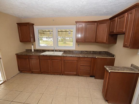 3rd image of 3712 N Glenwood Ave