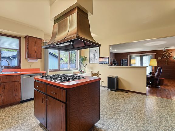 5th image of 3240 N Ellen Dr