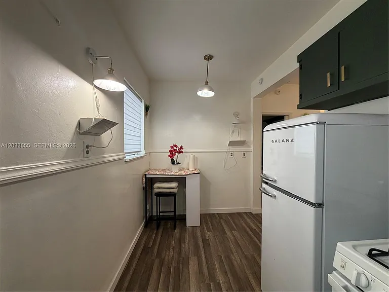 8420 Byron Ave #6 — Photo 13