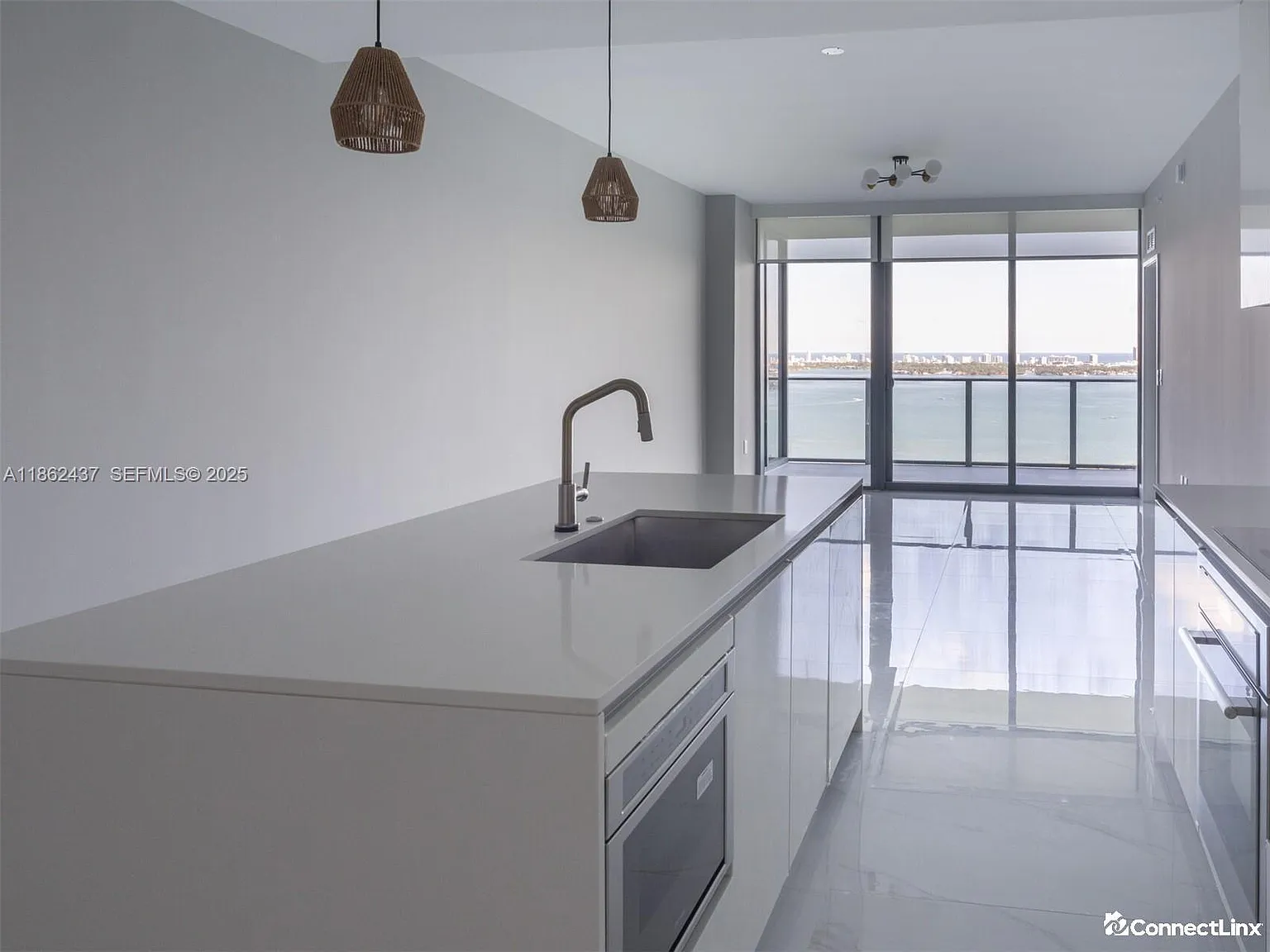 2 bed, 2.0 bath, $7,450 — Photo 3