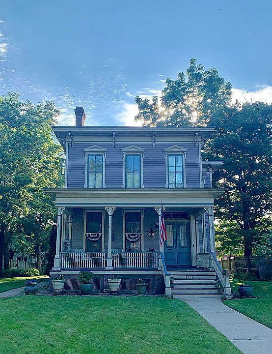 2nd image of 1628 College Ave