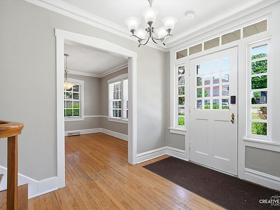 2nd image of 718 S Naperville Rd
