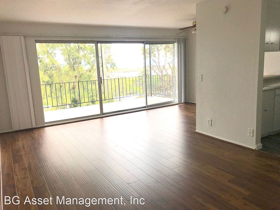 1st image of 10 Lee St APT 3