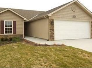 401 S Marimack Dr, Kearney, MO 64060