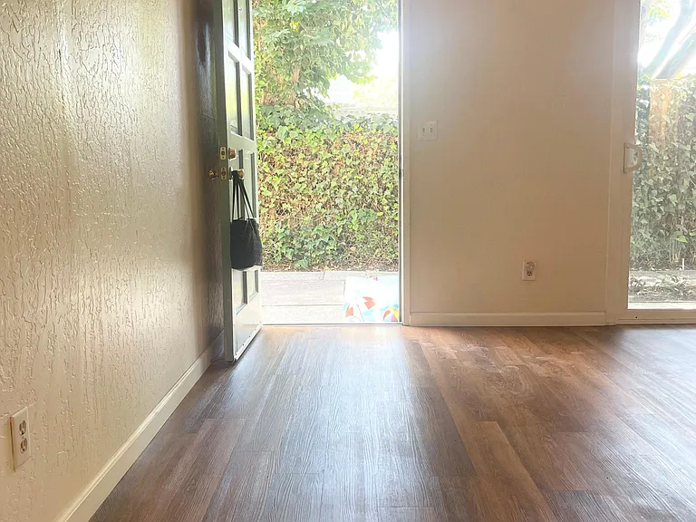 1812 Park Ave #2 — Photo 2
