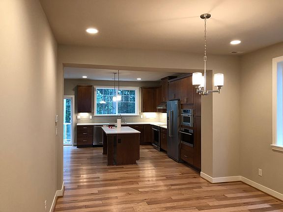 2nd image of 1081 Pine Crest Cir NE