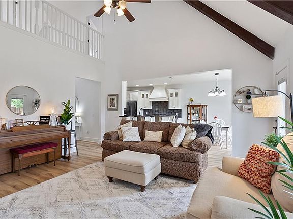 5th image of 1203 Chancery Ln