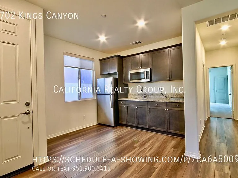 2702 Kings Canyon Dr — Photo 3