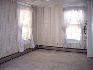 5th image of 7 Hughes St E