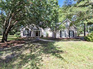 24 Dover Dr, Richmond Hill, GA 31324