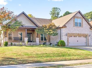 3176 Porter Hills Dr, Clarksville, TN 37043