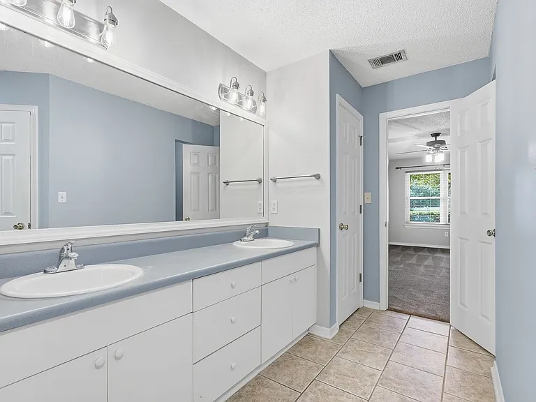 1243 Jefferyscot Dr — Photo 31