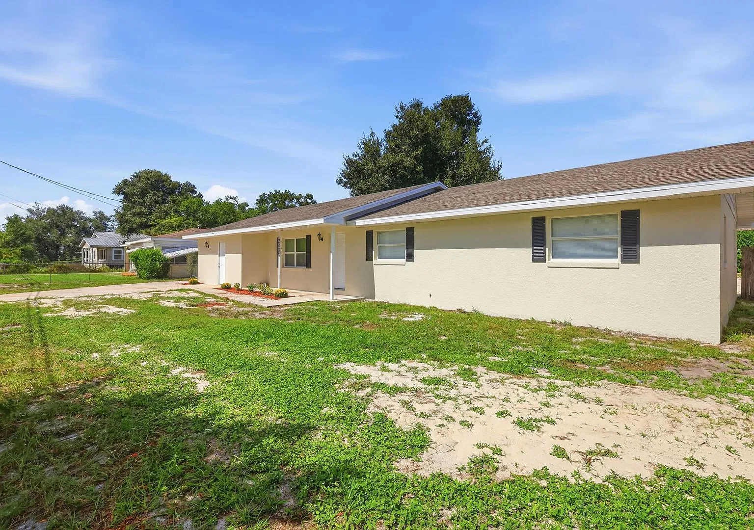 Beautiful 3-Bedroom, 2-Bath Home with Modern Kitchen & Covered Patio in Lakeland, FL! — Photo 3