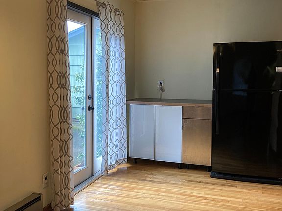 Kitchen eating area- as seen from dining area.